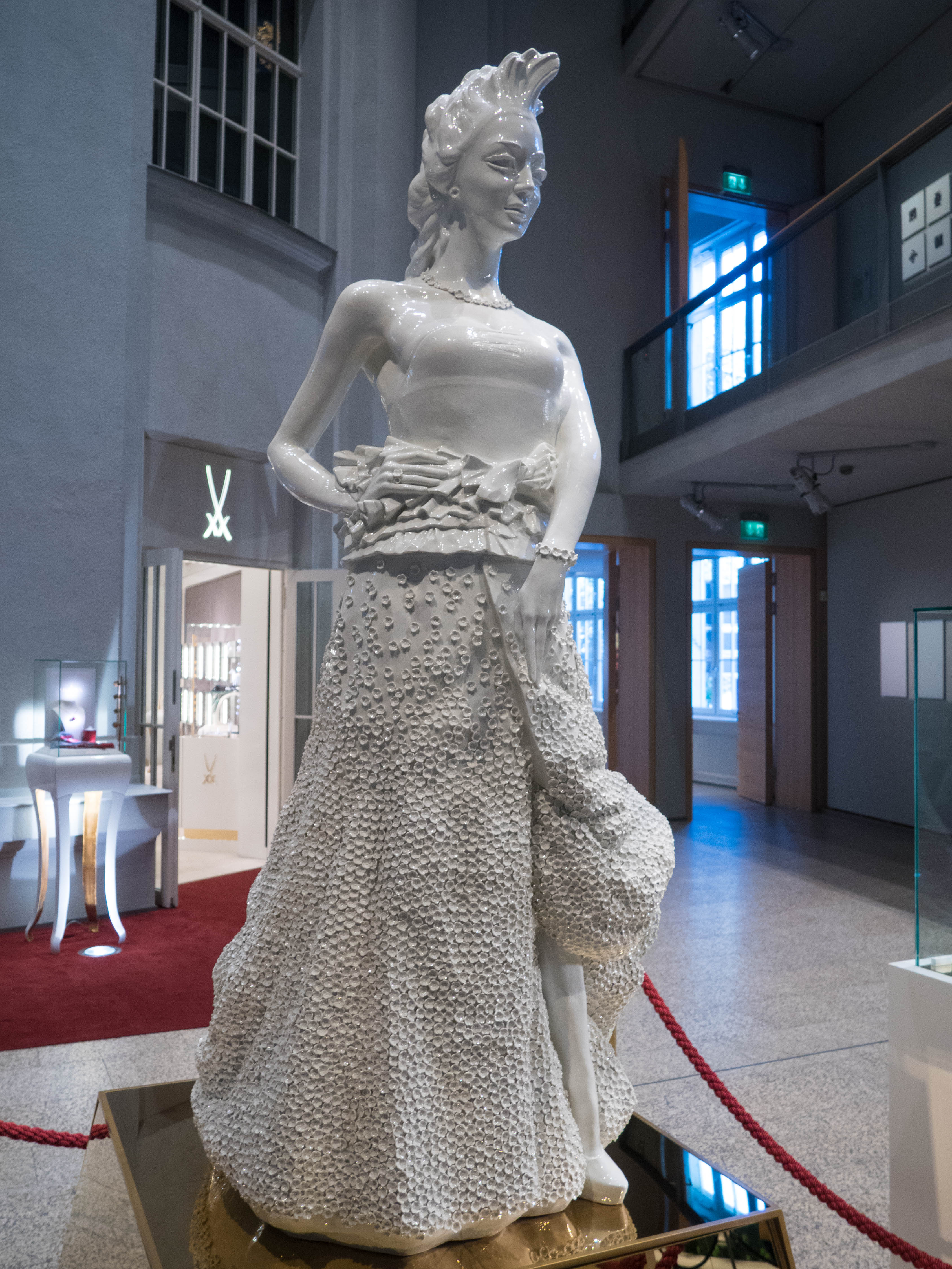 Saxonia to Saksońska Statua Wolności stworzona z okazji 25-lecia zjednoczenia Niemiec. Jej suknię tworzy 8000 porcelanowych kwiatków, a Saxonia jest największą na świecie wolnostojącą figurą z porcelany.